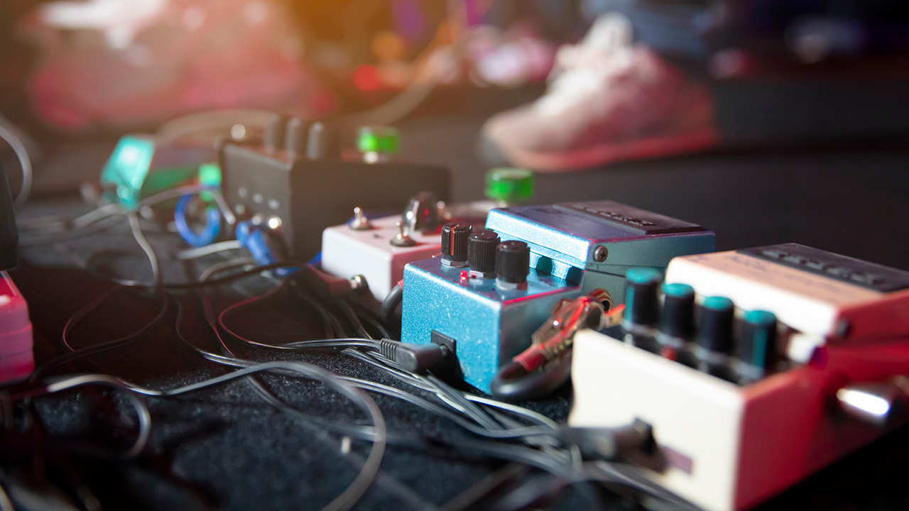 Enabling Cost-Effective Mic Preamp Design with Enhanced HGC Features